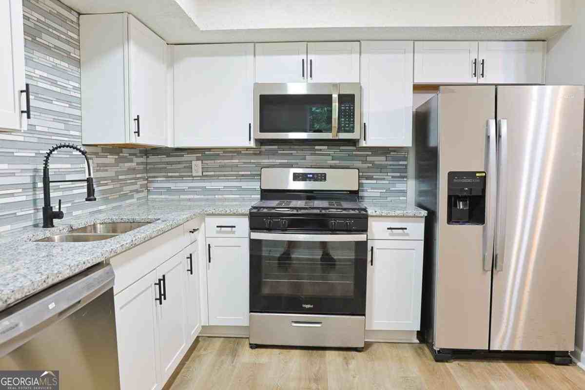 4411 Flakes Mill Rd - Photo 7 of 16