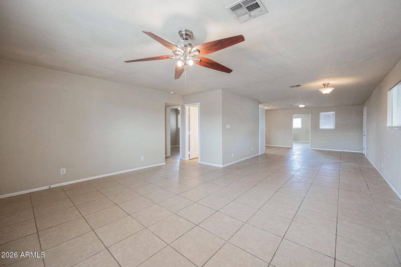 2062 E Nancy Ln - Photo 4 of 29