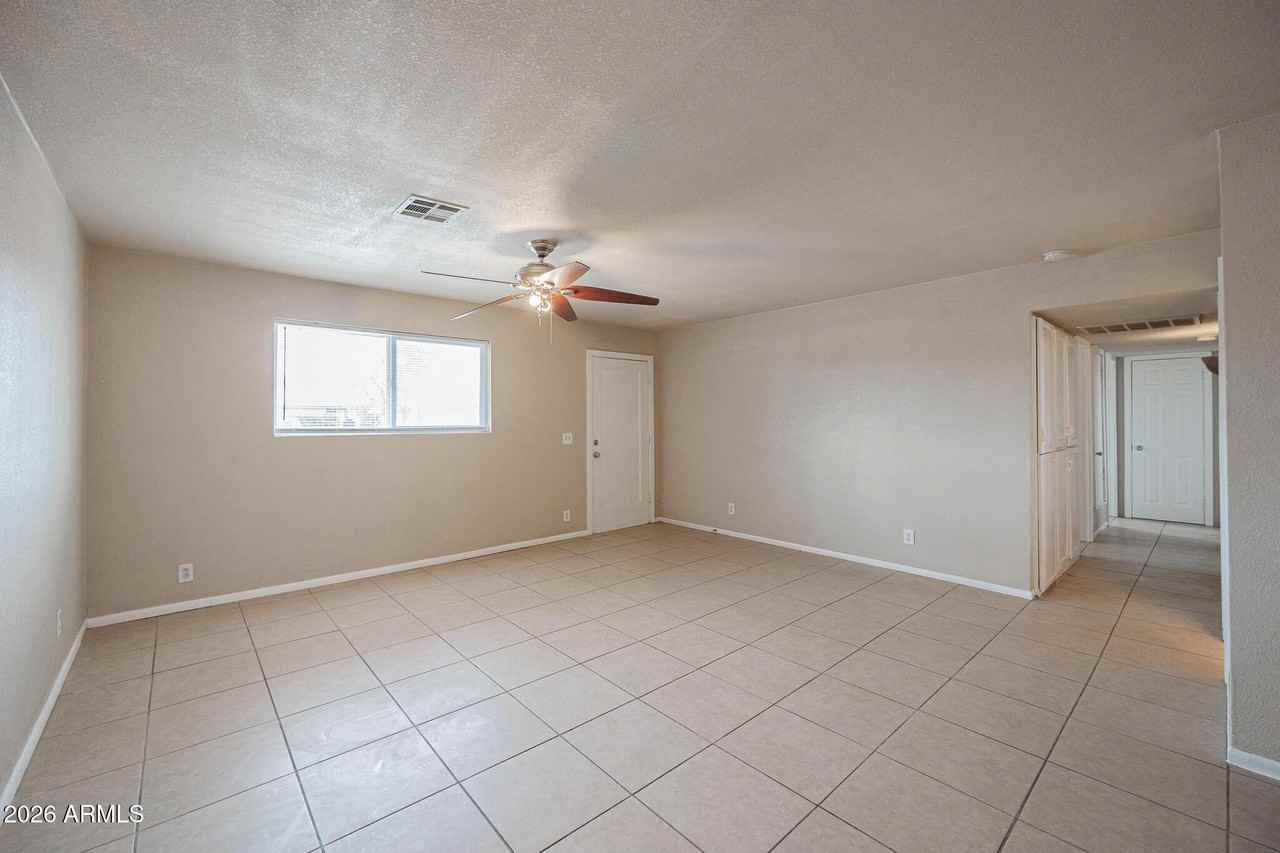2062 E Nancy Ln - Photo 5 of 29