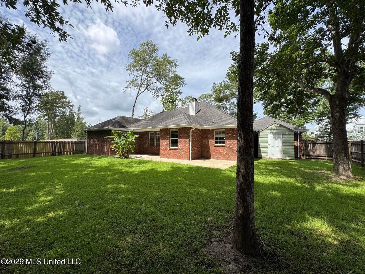 72697 Diamondhead Dr N - Photo 2 of 16