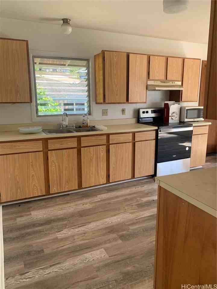 3510A Hinahina St - Photo 4 of 17