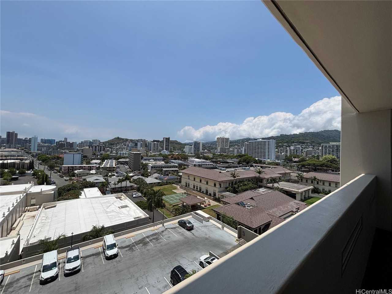 1212 Punahou St #1005 - Photo 4 of 25