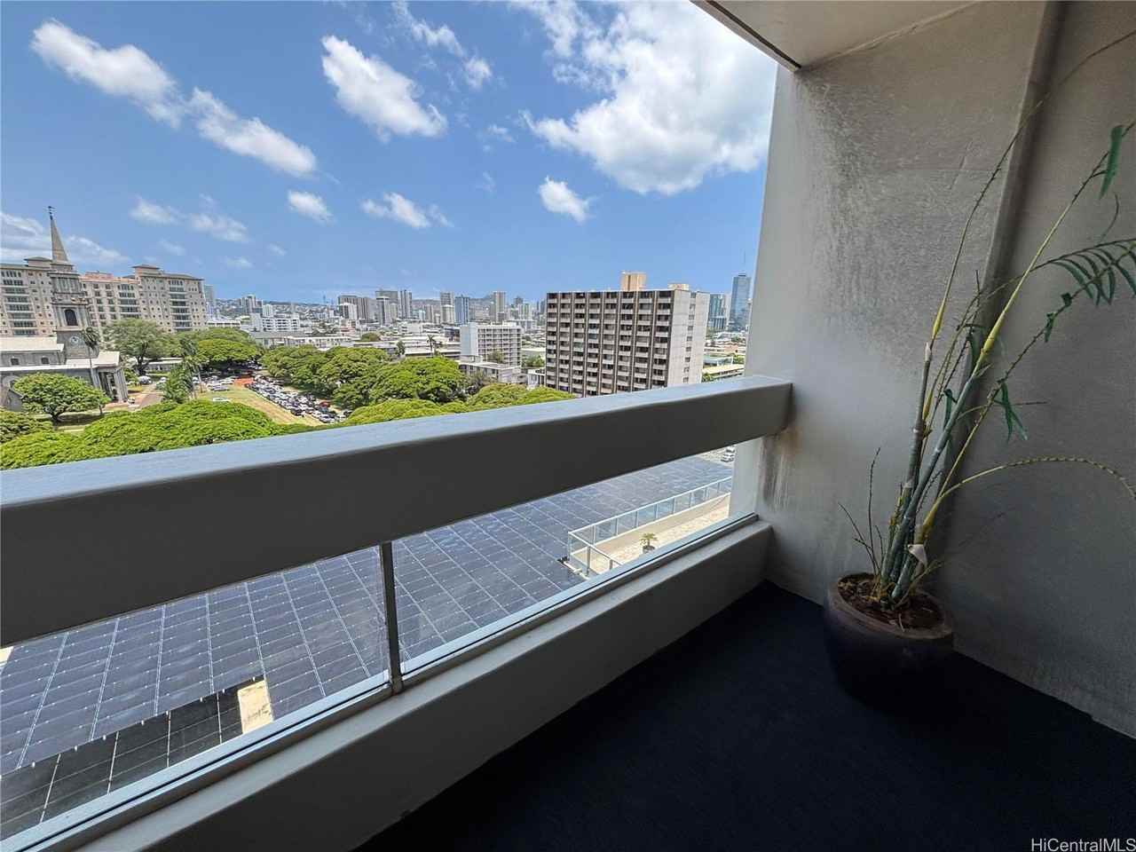 1212 Punahou St #1005 - Photo 7 of 25