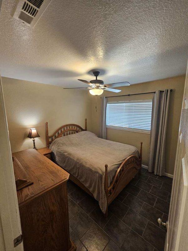 1460 Berry Dr - Photo 5 of 9