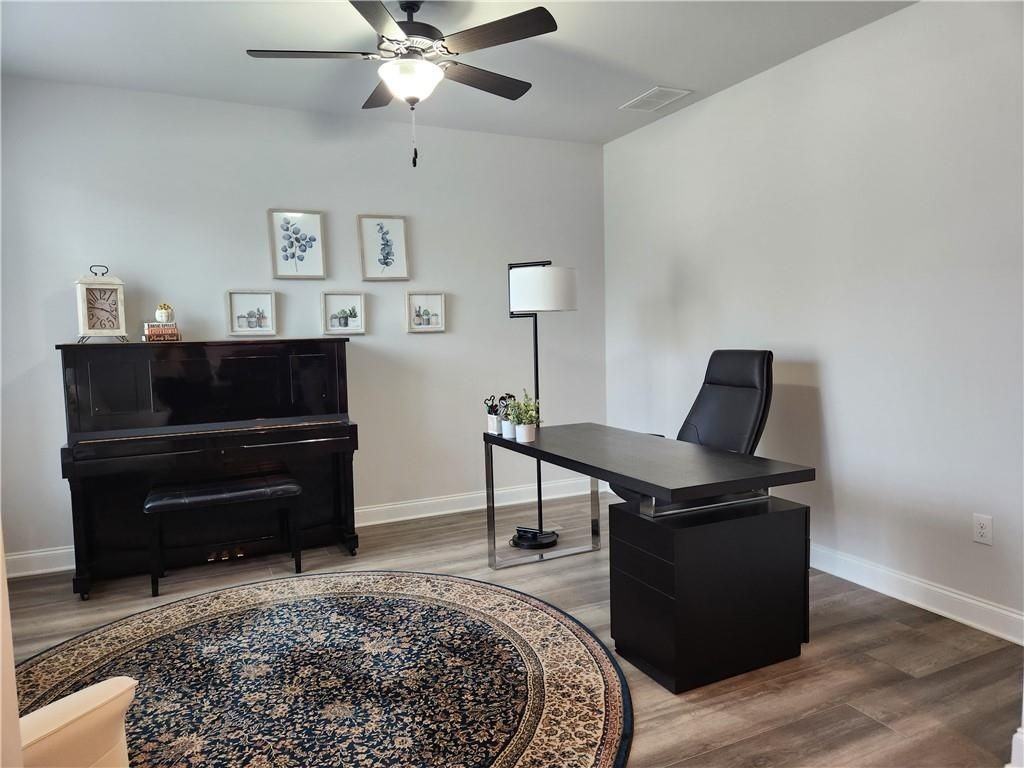 3650 Deaton Trl - Photo 7 of 33