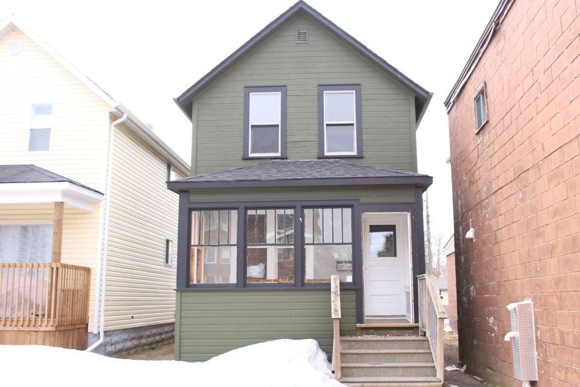 1310 Victoria Ave E #1