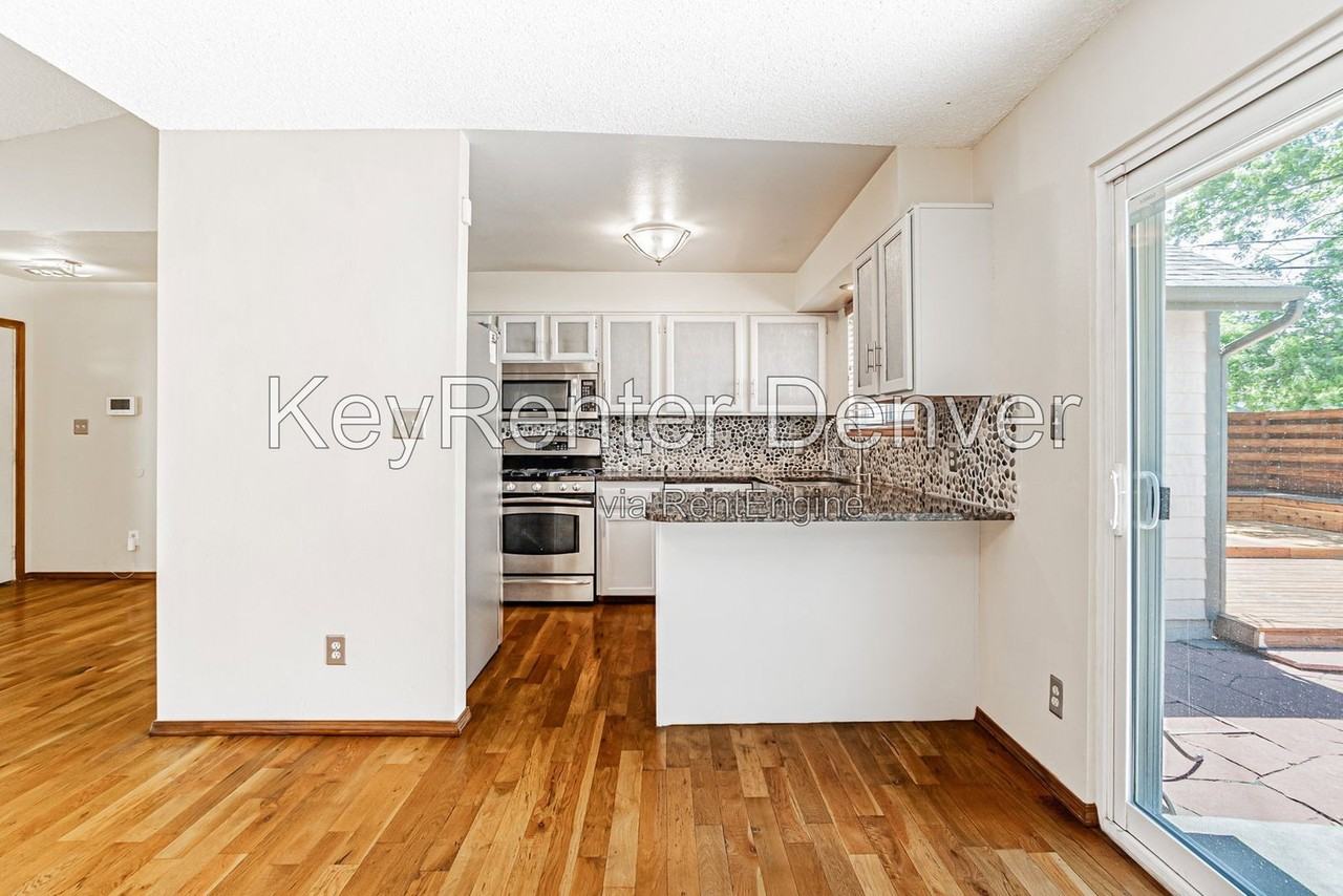 4423 S Elati St - Photo 4 of 40