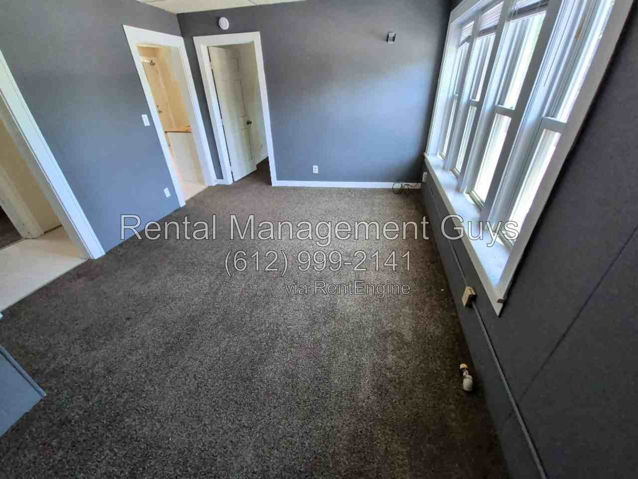 2300 W 50th St #11 - Photo 2 of 6