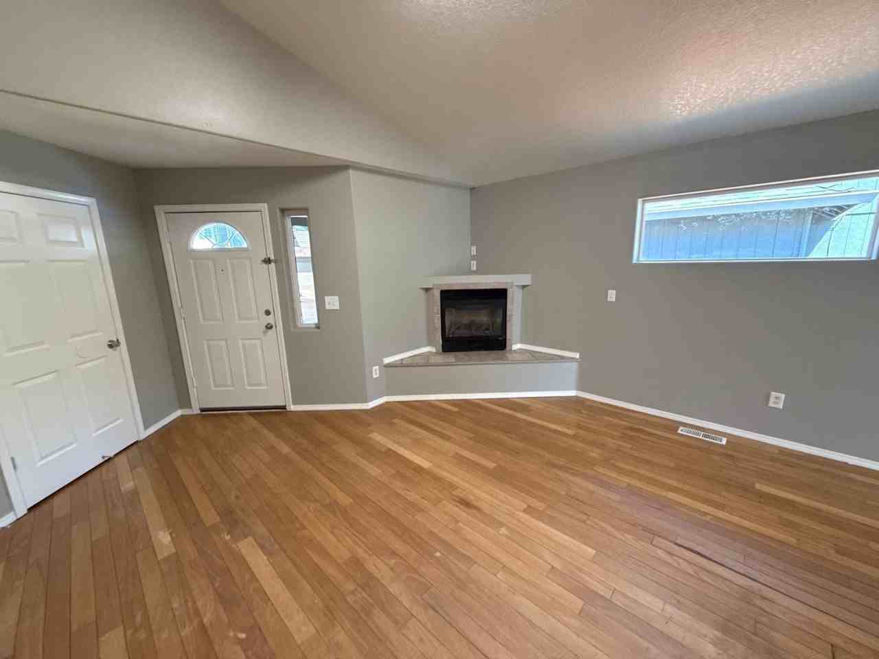 4312 Sacramento Ct Ne - Photo 2 of 28