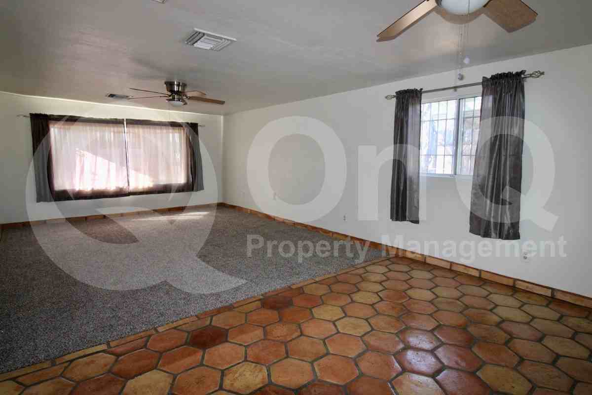 4741 N Fontana Ave - Photo 7 of 18