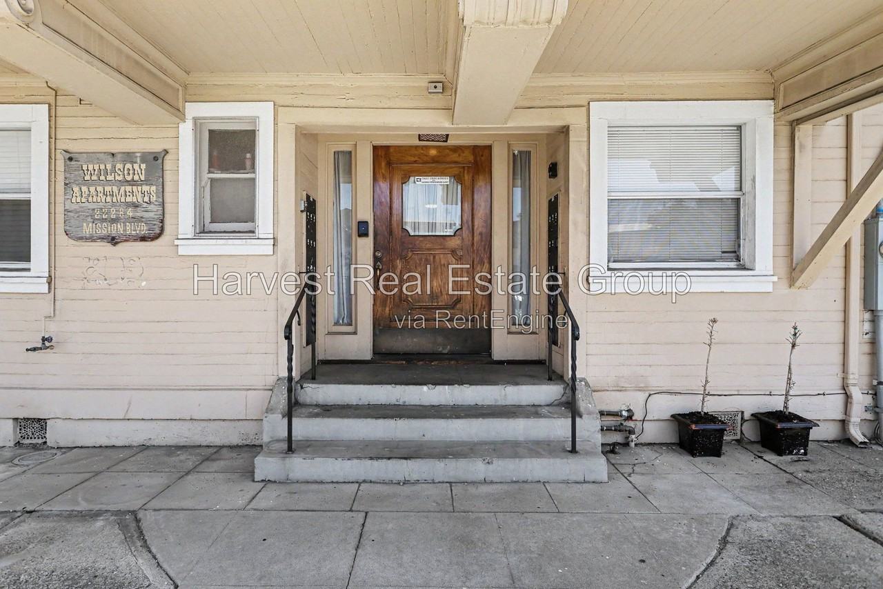 22284 Mission Blvd - Photo 3 of 14