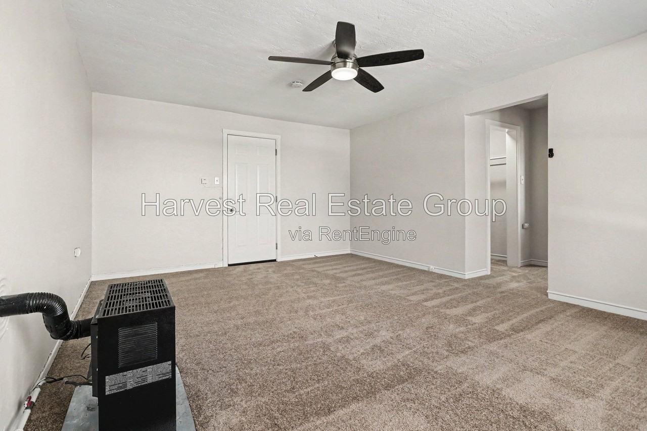 22284 Mission Blvd - Photo 6 of 14