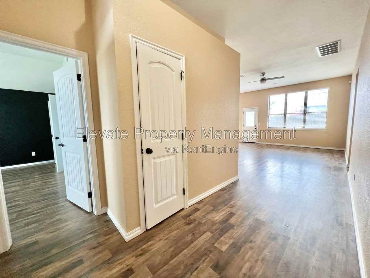 16405 Otter Dr - Photo 5 of 25