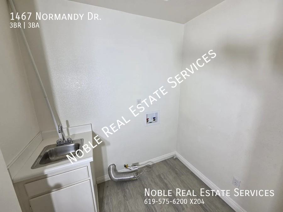 1467 Normandy Dr - Photo 7 of 36