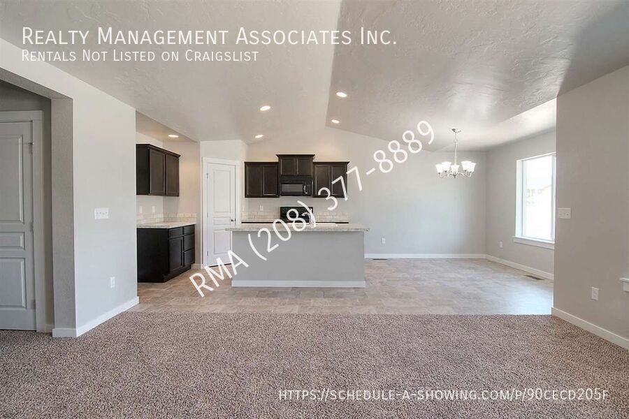 5040 N Elmstone Ave #AVE - Photo 5 of 12