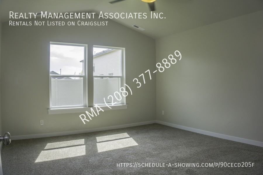 5040 N Elmstone Ave #AVE - Photo 6 of 12