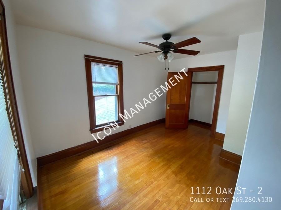 1112 Oak St #2 - Photo 3 of 7