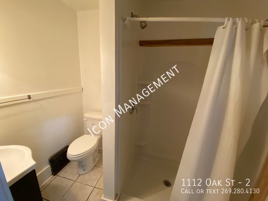 1112 Oak St #2 - Photo 7 of 7