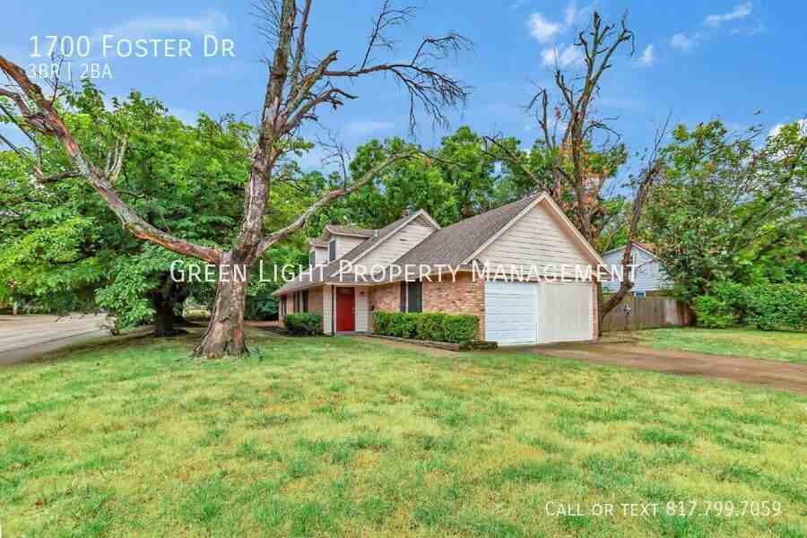 1700 Foster Dr