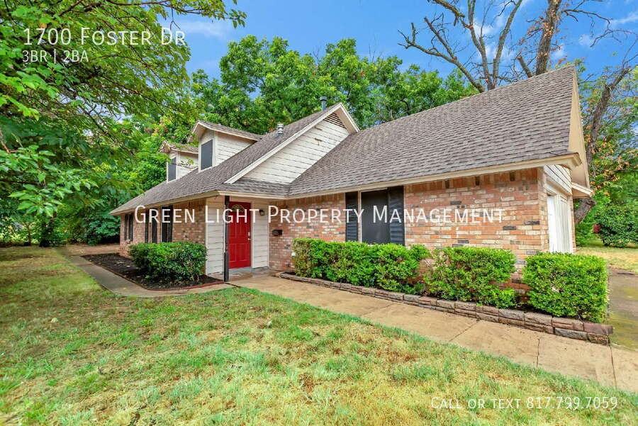 1700 Foster Dr - Photo 3 of 33