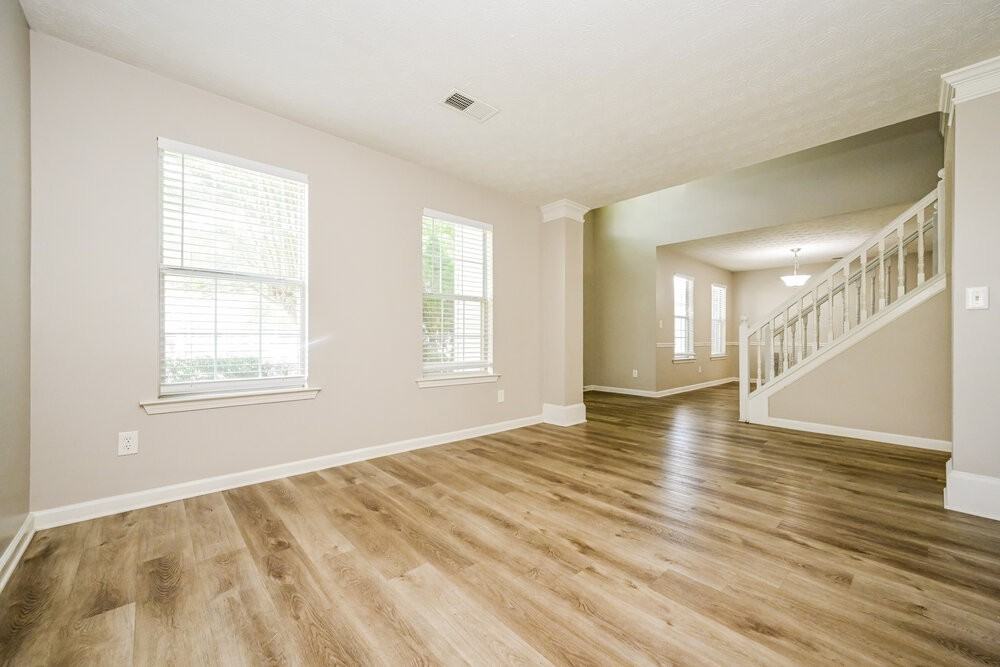 409 Grove Park Dr - Photo 4 of 17