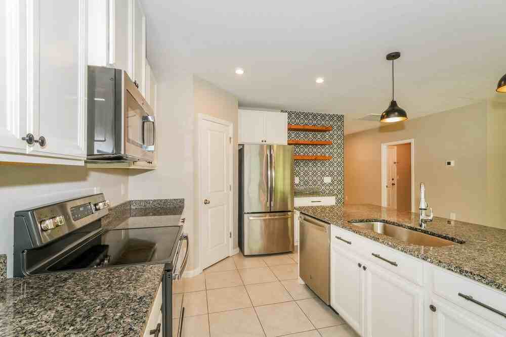 18588 Hunters Meadow Walk - Photo 6 of 16