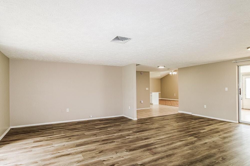 7043 Fireside Dr - Photo 4 of 16