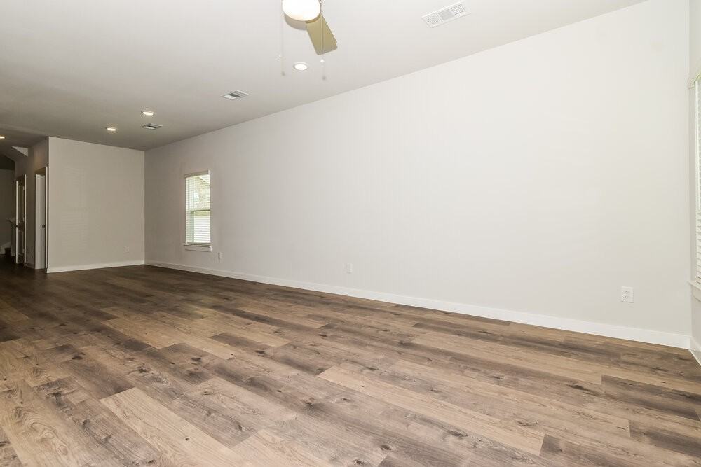 819 Brilliance Dr - Photo 6 of 17