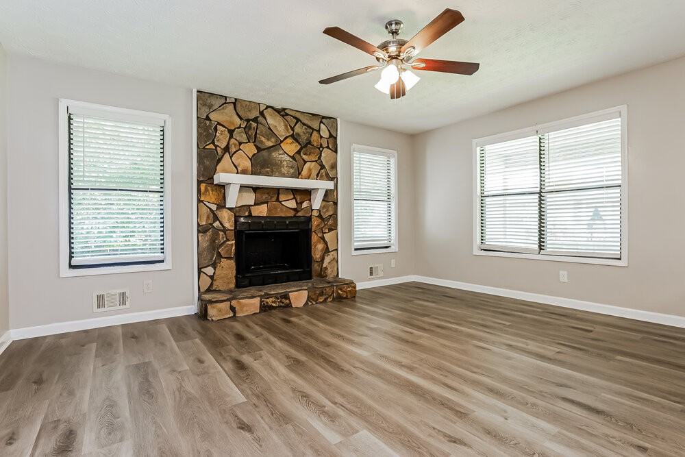 5503 Springwood Ln - Photo 3 of 16