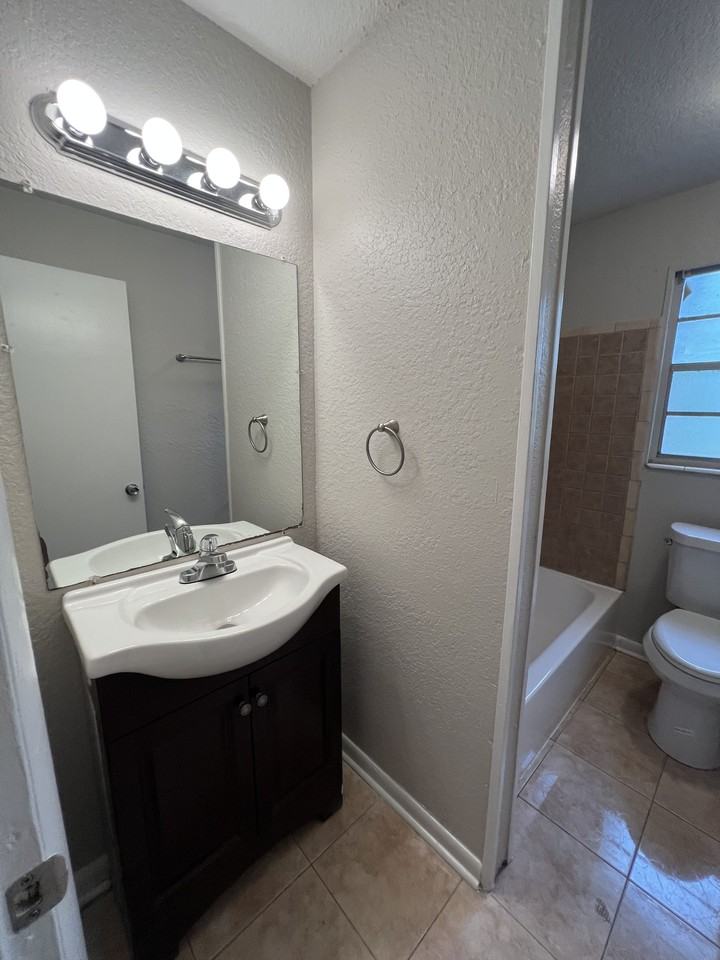2965 Sunset St - Photo 7 of 8