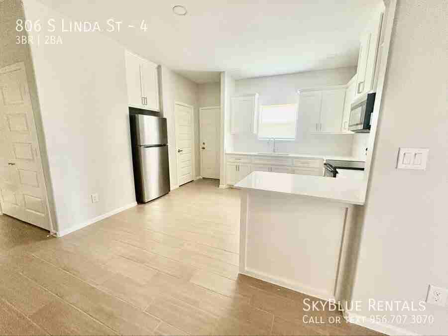 806 S Linda St #4 - Photo 6 of 17