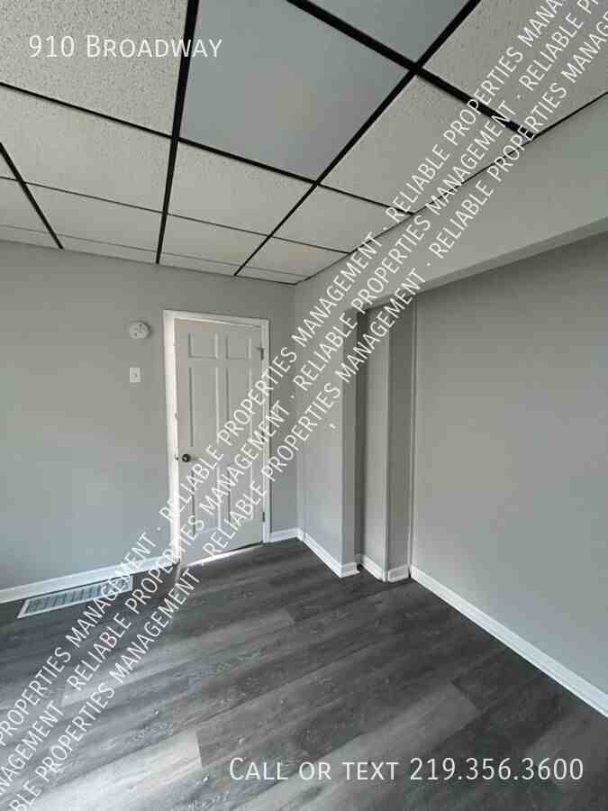 910 Broadway #1 - Photo 5 of 15