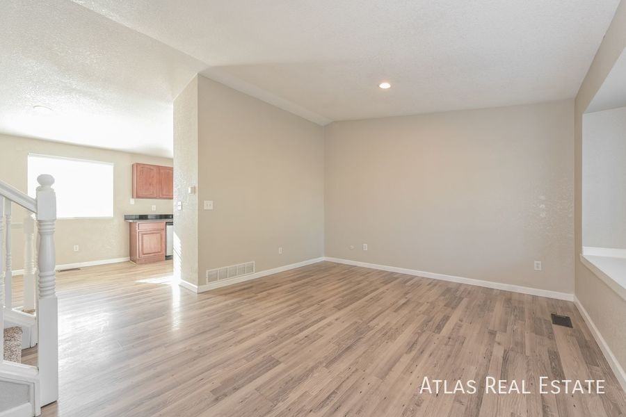 1484 S Cathay Way - Photo 3 of 20