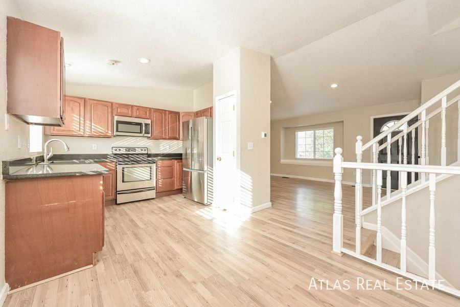 1484 S Cathay Way - Photo 5 of 20