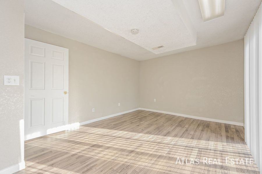 1484 S Cathay Way - Photo 7 of 20
