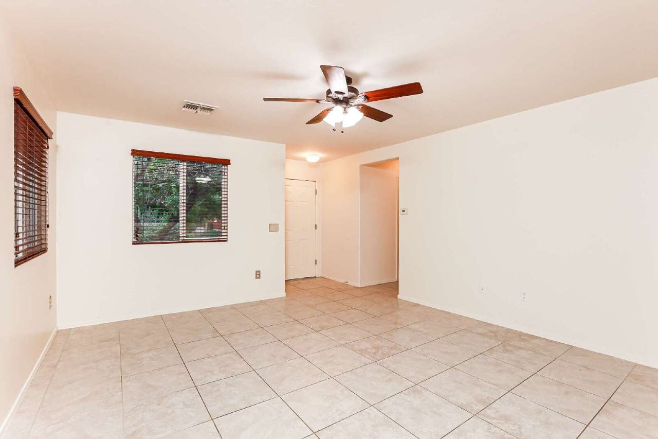 5082 E Kittentails Dr - Photo 4 of 15