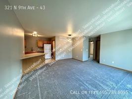 featured image of 321 N 9th Ave #43