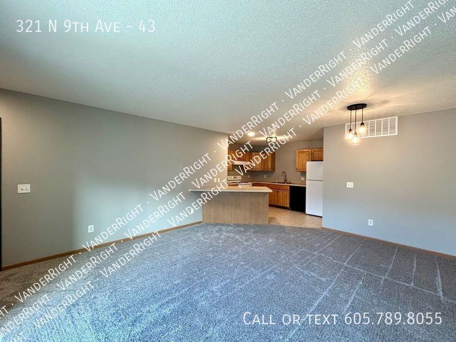321 N 9th Ave #43 - Photo 3 of 16