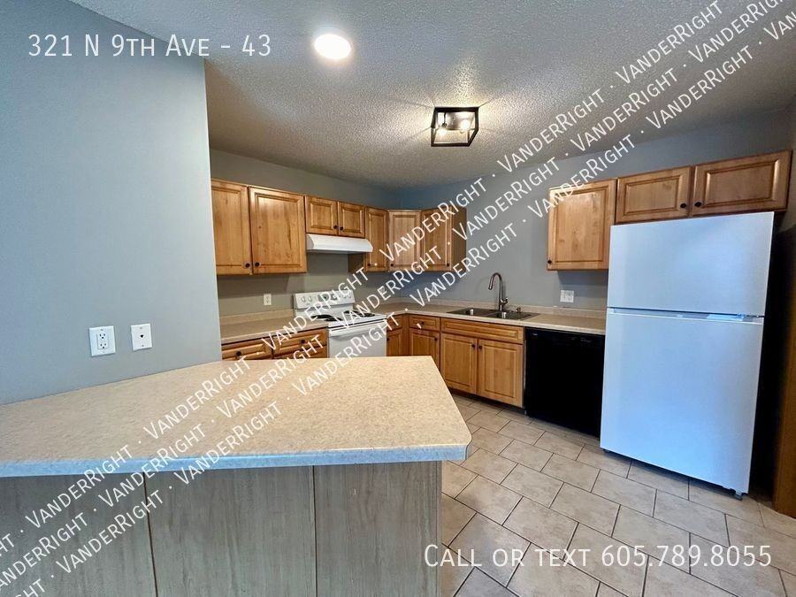321 N 9th Ave #43 - Photo 4 of 16