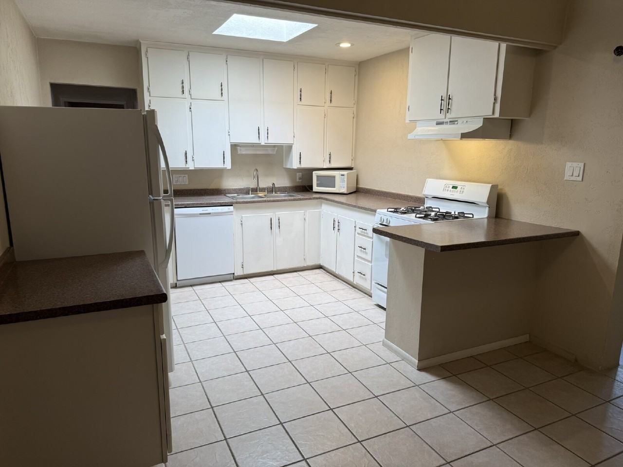 412 Laguayra Dr Ne - Photo 7 of 16