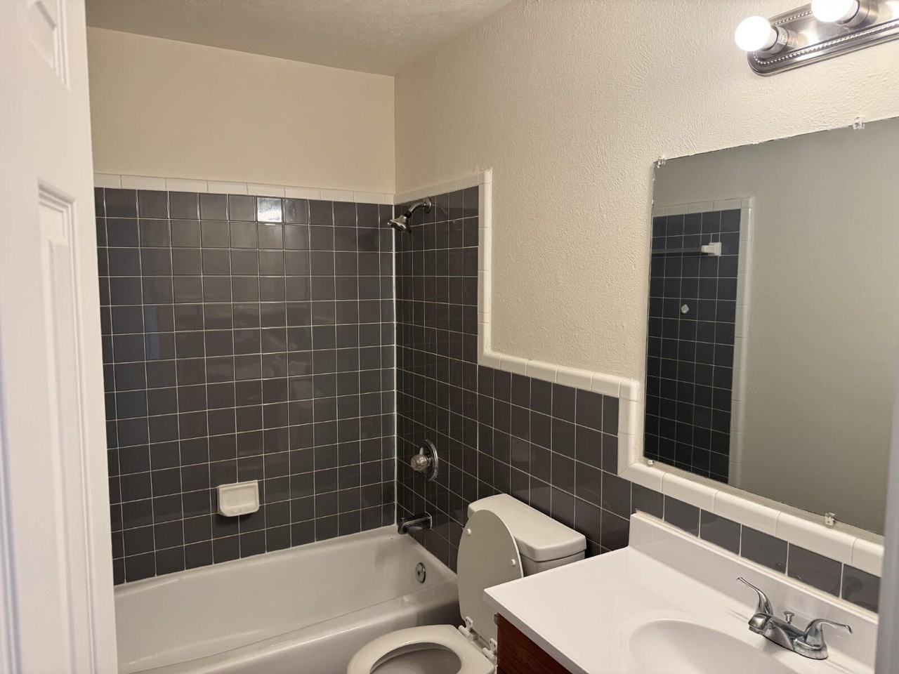 726 Martindale Rd - Photo 5 of 16