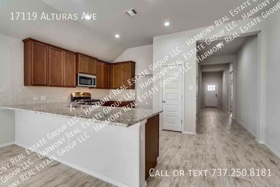 17119 Alturas Ave - Photo 4 of 25