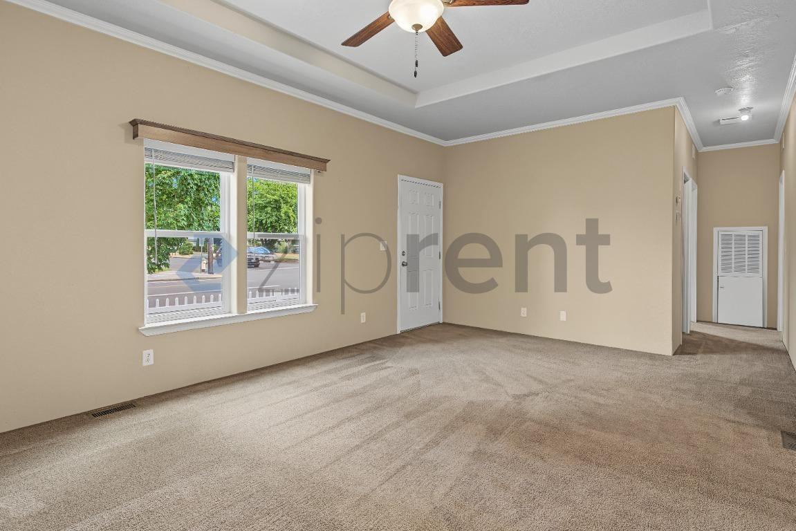 4700 E 18th St - Photo 6 of 13