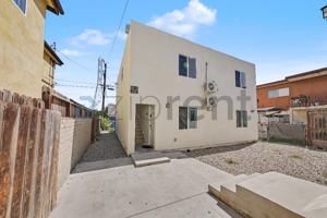 featured image of 242 1/2 E 97th St