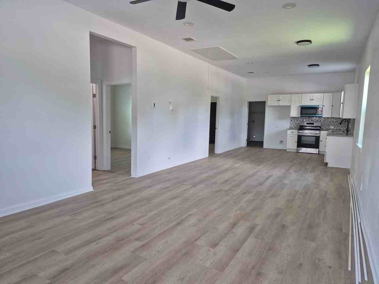 1219 Gregg St - Photo 6 of 20