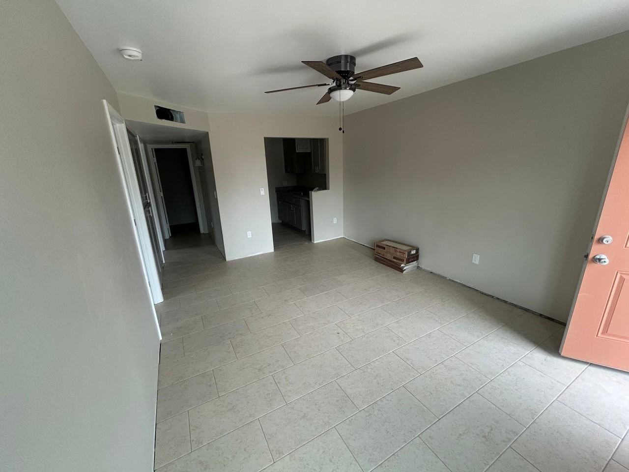 1315 W 5th St - Photo 4 of 8