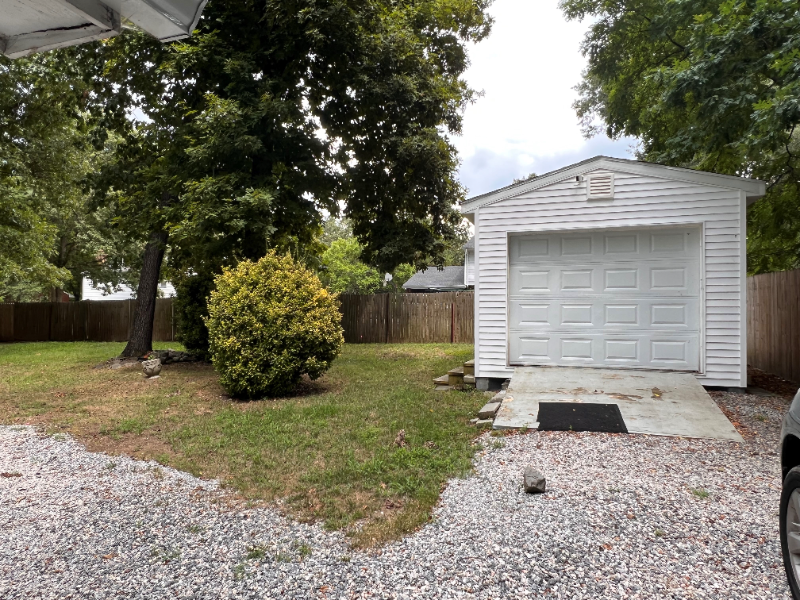 10817 Crofton Rd - Photo 2 of 25