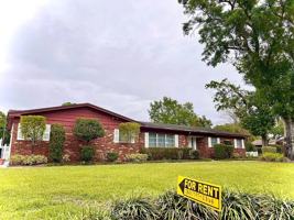 featured image of 615 W Pipkin Rd
