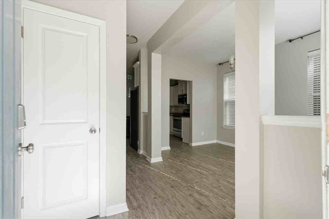 4991 Hay Bale Ct - Photo 3 of 33