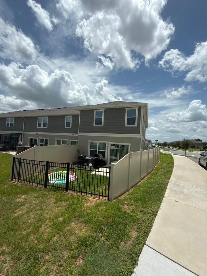 577 Stoney Point Cir - Photo 2 of 18